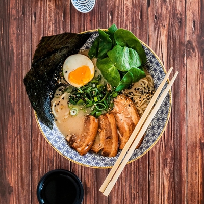 Insalate di ramen personalizzata con stagionatura giapponese