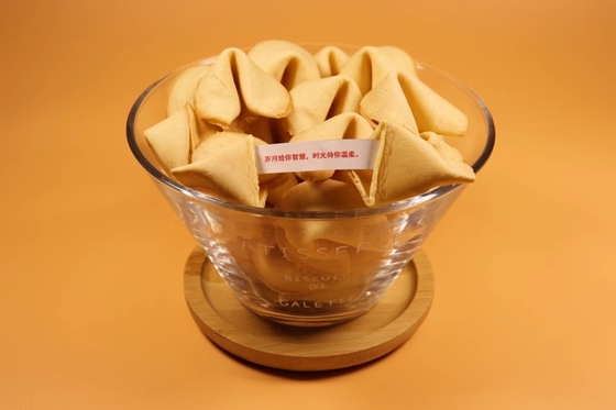 Texture Dolci cinesi duri GK Farina Forma quadrata Cookie di fortuna personalizzato Snack coreani