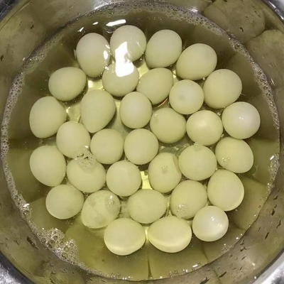 425 g di uova di quaglia cotte in scatola per i clienti di SHANDONG
