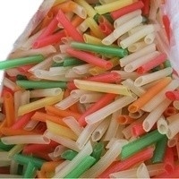 Prodotti alimentari a base di pellets rossi essiccati crudi