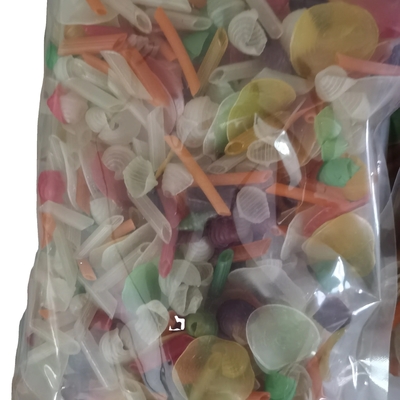 Prodotti alimentari a base di pellets rossi essiccati crudi