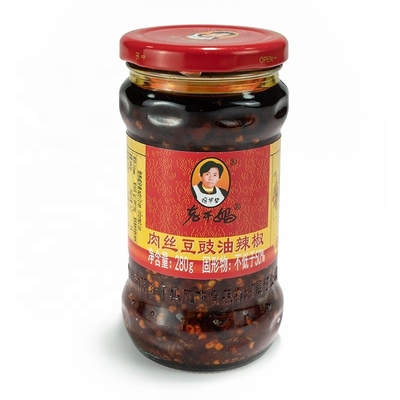 Salsa di chili Laoganma miscelata con olio rosso di chili